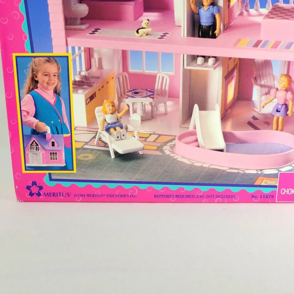 Vintage Cozy Cottage Portable Light Up Doll House 1994 Meritus 11478 - NIB